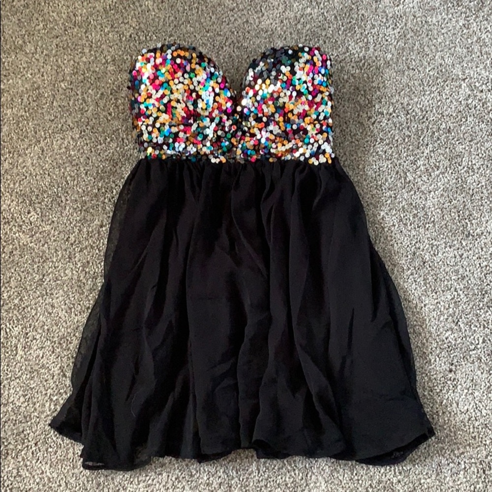 Perfect homecoming/prom dress